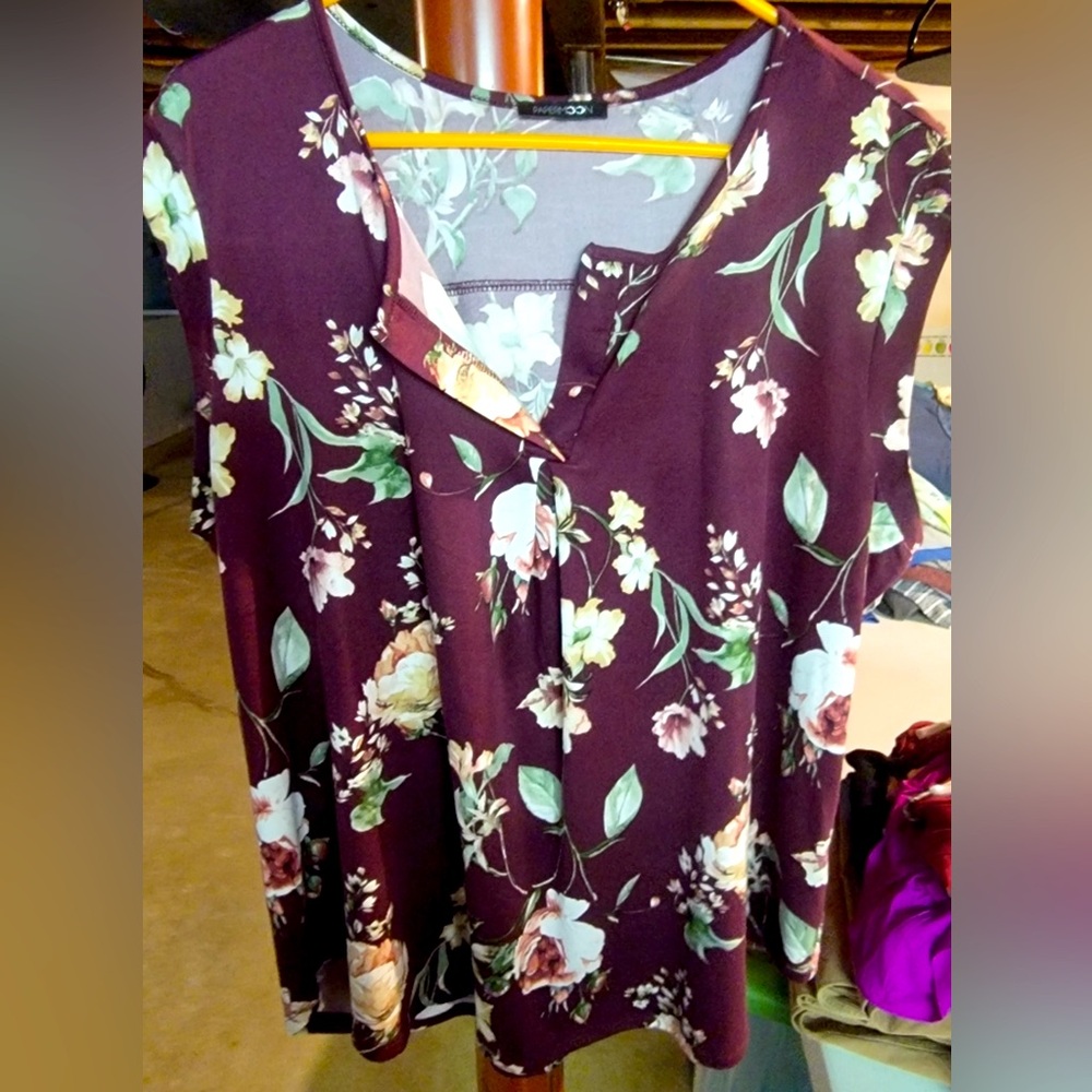 2x floral flowy shirt